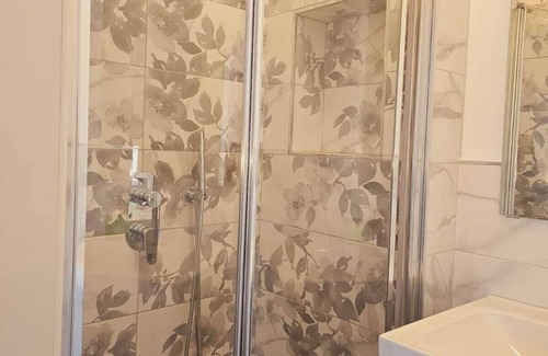 La Spezia Apartment | Queen chic Apartment 2