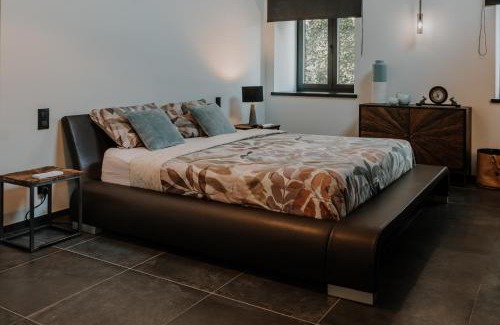 Spa House | Queen's Avenue