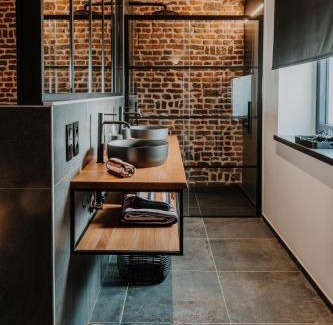 Spa House | Queen's Avenue