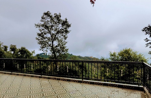 Bullawala Villa | Queen's View Villa by The Cafe (Mussoorie)