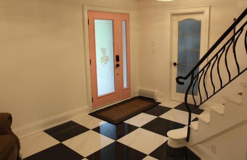 Rossmore House | Queen Suite with Private Ensuite at Fancie's PEC - Suite 1