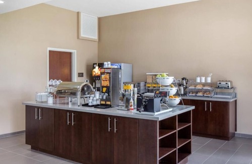 Franklin Park Apartment | Queen Suite with Two Queen Beds - Non-Smoking