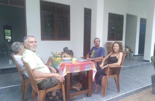 Ampara Hotel | Quench Inn