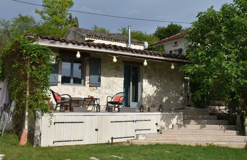 Bagat-en-Quercy House | Quercy Blanc stone house renovated with taste, near Montcuq, 8 pers.