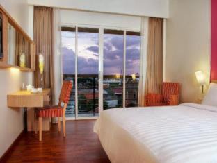 Semarang Hotel | Quest Hotel Simpang Lima - Semarang by ASTON