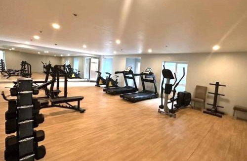 South Triangle Hotel | Quezon City Apartment 2 Condo-Hotel with Pool View