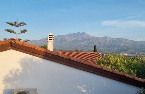 Roumeli Villa | Quiet 2 bedroom air-conditioned villa with private pool, patio and roof terrace