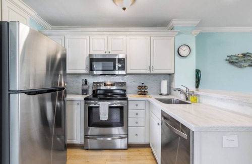 Key West House | Quiet 2-bedroom plus office townhome on the Key West golf course!