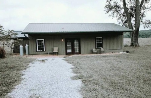 Abingdon Cabin | Quiet 2 BR Cabin in Abingdon B