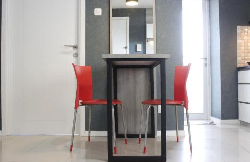 Hegarmanah Apartment | Quiet 2BR Apartment @ Parahyangan Residence Apartement with Mountain View By Travelio