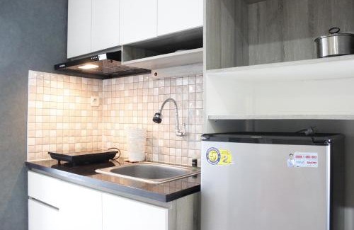 Hegarmanah Apartment | Quiet 2BR Apartment @ Parahyangan Residence Apartement with Mountain View By Travelio