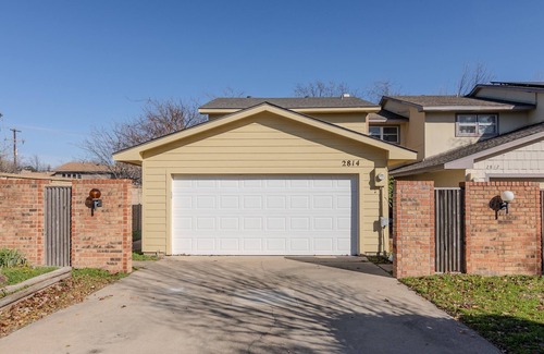 Bedford House | Quiet 3bd/2.5 bath near DFW Airport, Running Trails, Sports & Entertainment