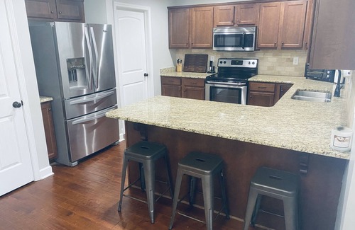 Murfreesboro House | Quiet 4 bedroom villa with tons of space