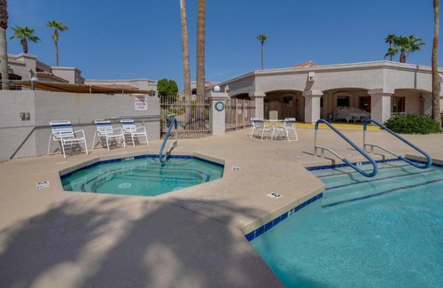 Greenway Palms Apartment | Quiet 55 and Condo with Pool Access in Peoria!