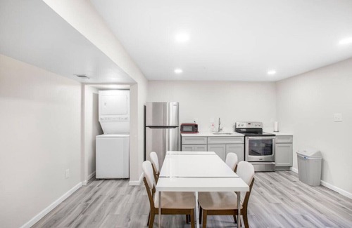 Silver Spring House | Quiet 7BR Silver Spring