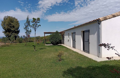 Montagnac House | Quiet 80m2 gîte with swimming pool in the heart of nature between vineyards and garrigue