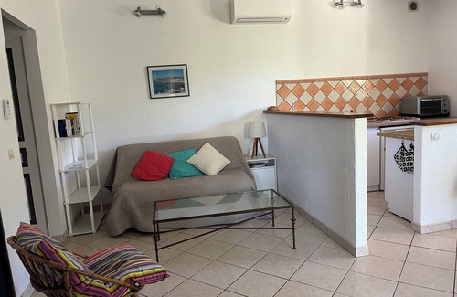 Viggianello House | Quiet air-conditioned T2 in villa near shops and sea