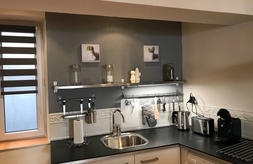 Cassis House | Quiet, air-conditioned apartment for 4 in city center