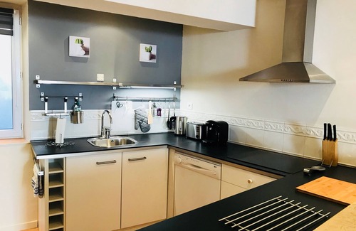 Cassis House | Quiet, air-conditioned apartment for 4 in city center