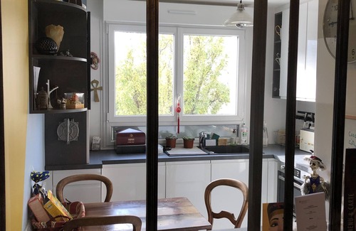 3rd Arrondissement Apartment | Quiet and cosy 52sqm flat