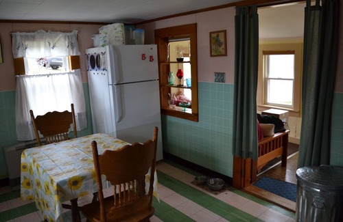 Steuben Cottage | Quiet and Cozy Seaside Cottage with Amazing Sunsets