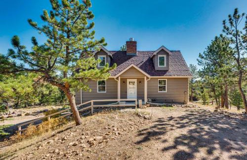 Allenspark House | Quiet and Peaceful Home in Allenspark with Deck!