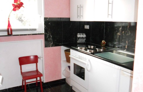 Rungsdorf Apartment | Quiet and sunny apartment in garden setting