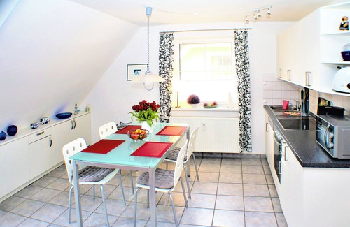 Ostseebad Prerow Apartment | quiet apartment for up to 4 people, incl. Bed linen, S-W-balcony