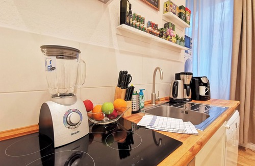 Charlottenburg Apartment | Quiet apartment near to Schloss Charlottenburg, Boxspring Beds, 2 BR with Extras