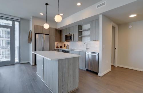Clarendon Apartment | Quiet Apartment Steps from the Subway at Clarendon