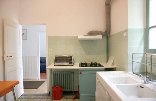 Lodeve Apartment | Quiet apartment with a huge garden on the riverside