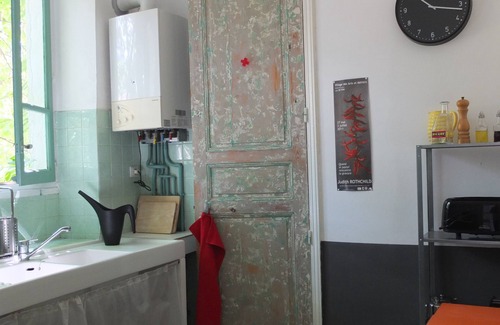 Lodeve Apartment | Quiet apartment with a huge garden on the riverside