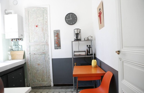 Lodeve Apartment | Quiet apartment with a huge garden on the riverside