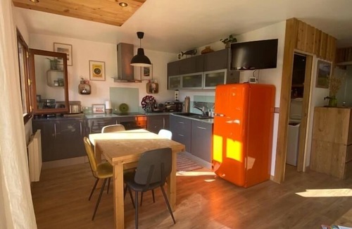 Sevrier Apartment | Quiet apartment with mountain views