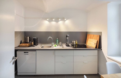 Zentrum-Nordwest Apartment | Quiet backyard oasis for 1 to 9 people | WLAN | SmartTV | washing machine | dryer