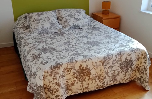 Radinghem-en-Weppes Cottage | Quiet, Bright Apartment in the Weppes