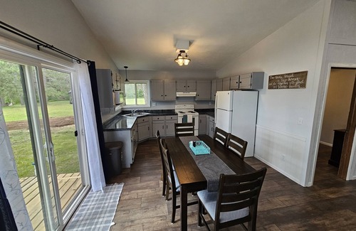 Tomahawk House | Quiet Cabin on the Shores of Tranquil Lake Mable