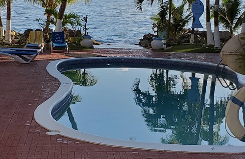 Epworth Apartment | Quiet Caribbean getaway