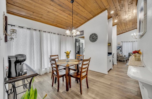 North Arlington House | Quiet Casa Felice, fully furnished, utilities paid , located in N. Arlington
