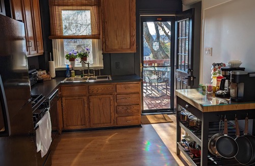 Emigsville House | Quiet, Central, Free Level 2 EV charging, Close to I-83/Route 30, Country Vibe
