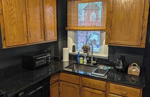 Emigsville House | Quiet, Central, Free Level 2 EV charging, Close to I-83/Route 30, Country Vibe