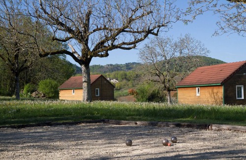 Collonges-la-Rouge Ski Chalet | Quiet chalets in the heart of the Corrèze countryside in Collonges la rouge