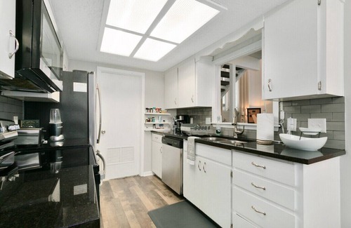 Lenexa House | Quiet & Charming 2BR/1.5BA Townhome