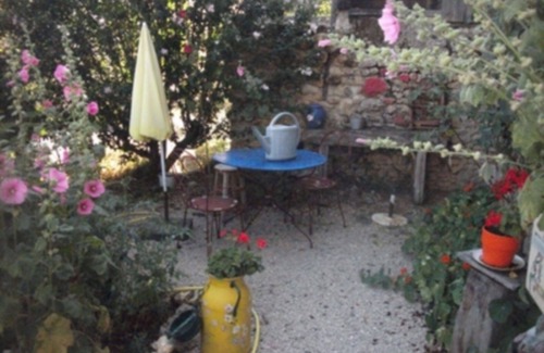 Chire-en-Montreuil House | Quiet, comfortable room in charming surroundings