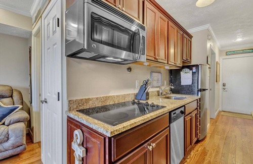North Shore Condo | Quiet condo (Striper's Landing) on Smith Mountain Lake-RELAX AND REFRESH!
