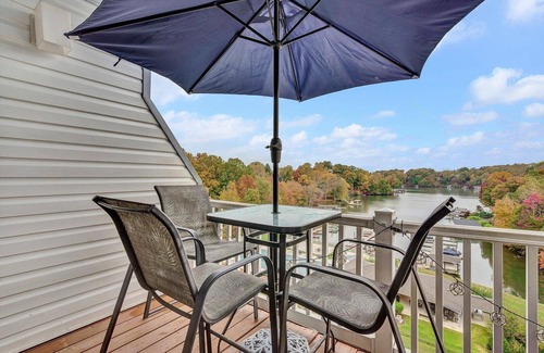North Shore Condo | Quiet condo (Striper's Landing) on Smith Mountain Lake-RELAX AND REFRESH!