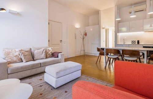 Santa Engracia Apartment | Quiet & Cool Apartment w/Garden by LovelyStay