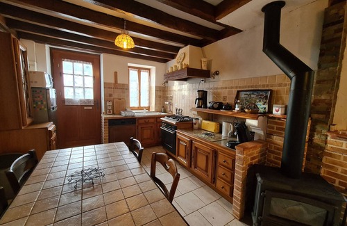 Dampierre-en-Burly Cottage | Quiet cottage with private garden near forest & Loire