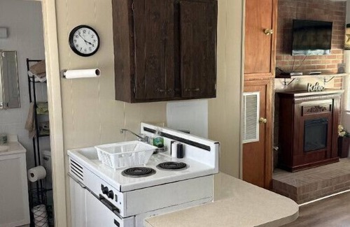 Glouster Cottage | Quiet Cottage in the heart of Burr Oak State Park - #3