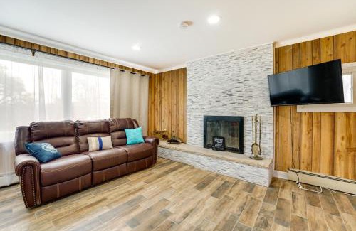 Deford House | Quiet Country Home By Shay Lake!